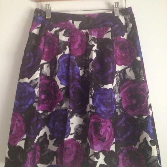Michael Kors Silk Pleated Floral Skirt w pockets - Picture 3 of 6